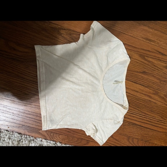 Crop t shirt - Picture 2 of 3